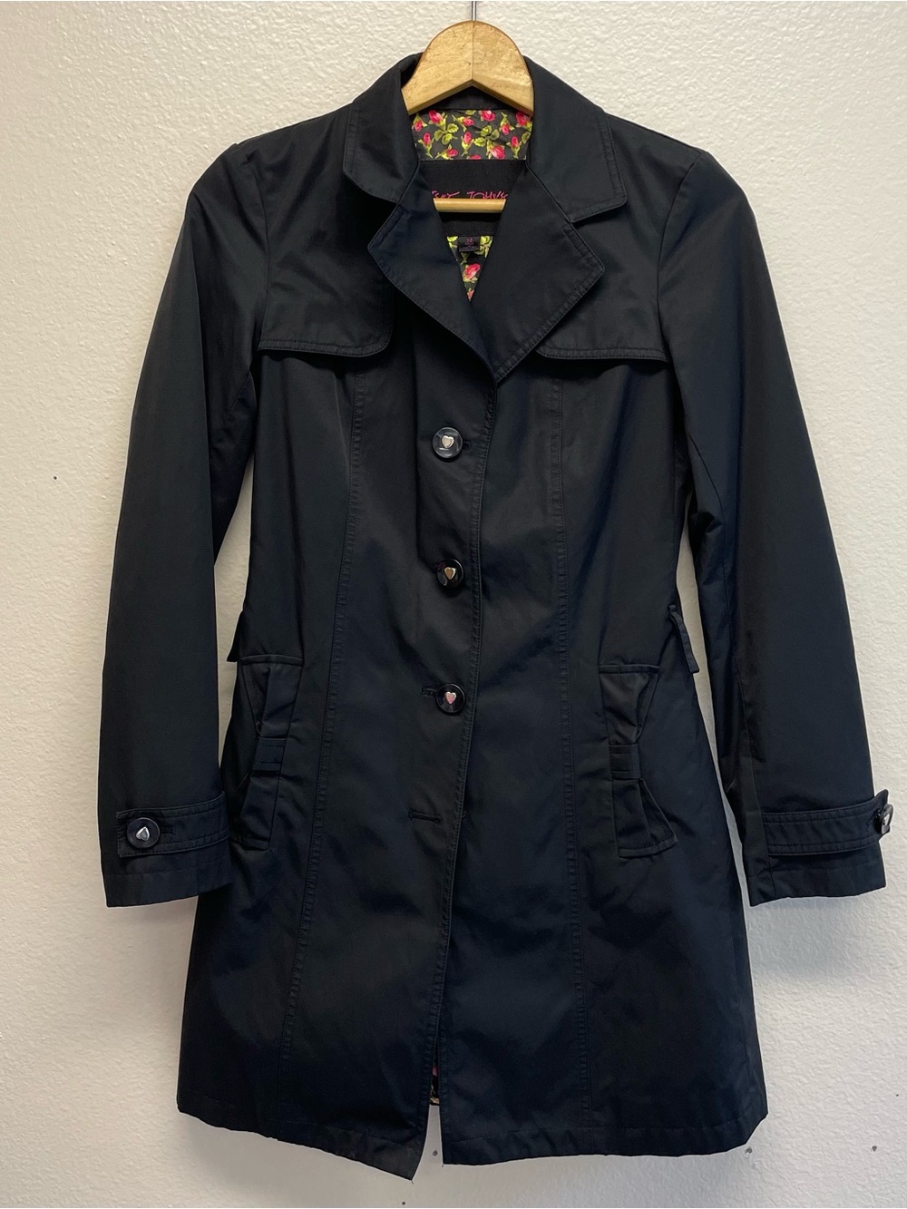 Betsey Johnson Women’s XS Black Trench Coat Floral Interior Bow Pockets Flawed